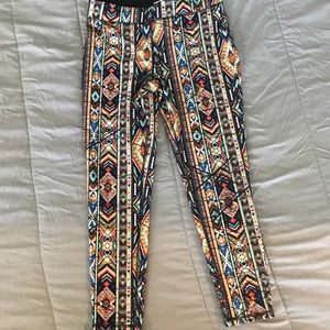 Mossimo Aztec Print Workout Leggings Size Medium